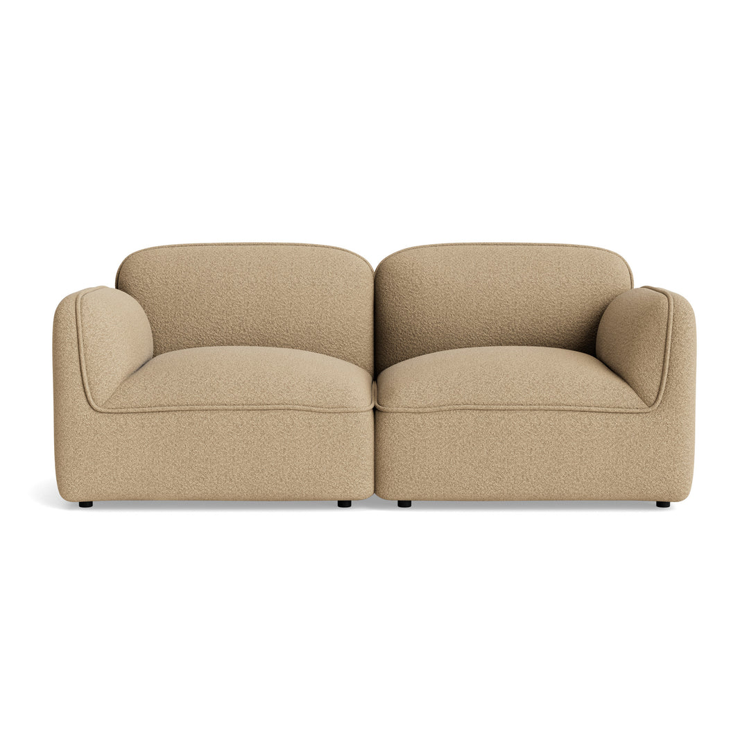 Ease 2 personers sofa i sandfarvet Boucle 907 stof 
