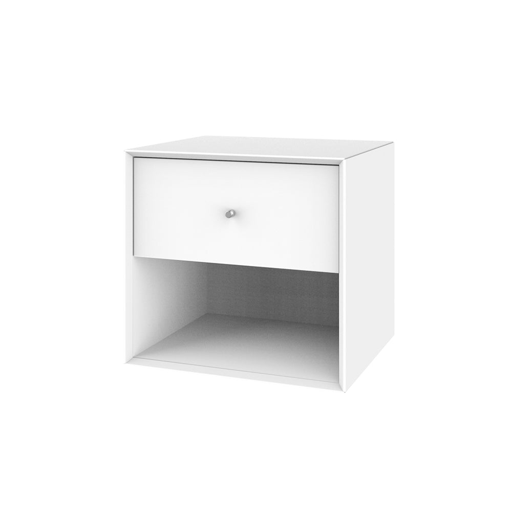 Hvidt væghængt sengebord i MDF med alu håndtag - moderne natbord til lyse soveværelser